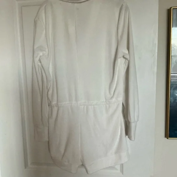 WeWoreWhat Cream jumper with Classic Lapel Design - Picture 6 of 6